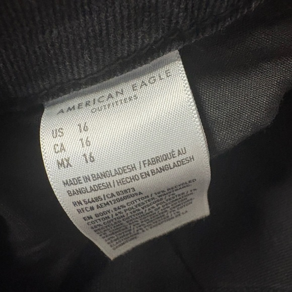 NWT American Eagle Black Bermuda 90s Boyfriend Jean Shorts 16 / 33w - Picture 5 of 6